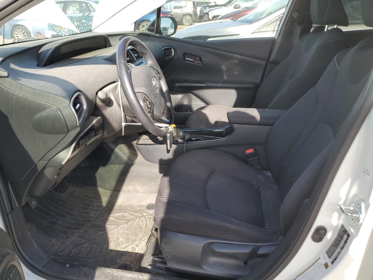 Photo 6 VIN: JTDKARFPXL3151736 - TOYOTA PRIUS 