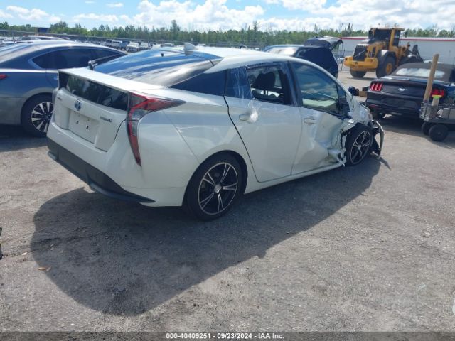 Photo 3 VIN: JTDKARFU0G3009455 - TOYOTA PRIUS 