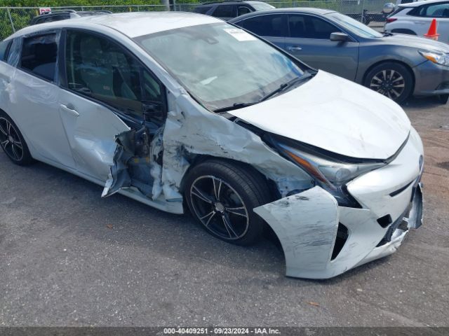 Photo 5 VIN: JTDKARFU0G3009455 - TOYOTA PRIUS 