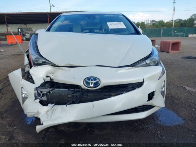 Photo 5 VIN: JTDKARFU0G3520633 - TOYOTA PRIUS 