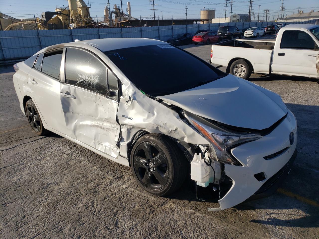 Photo 3 VIN: JTDKARFU0H3032302 - TOYOTA PRIUS 