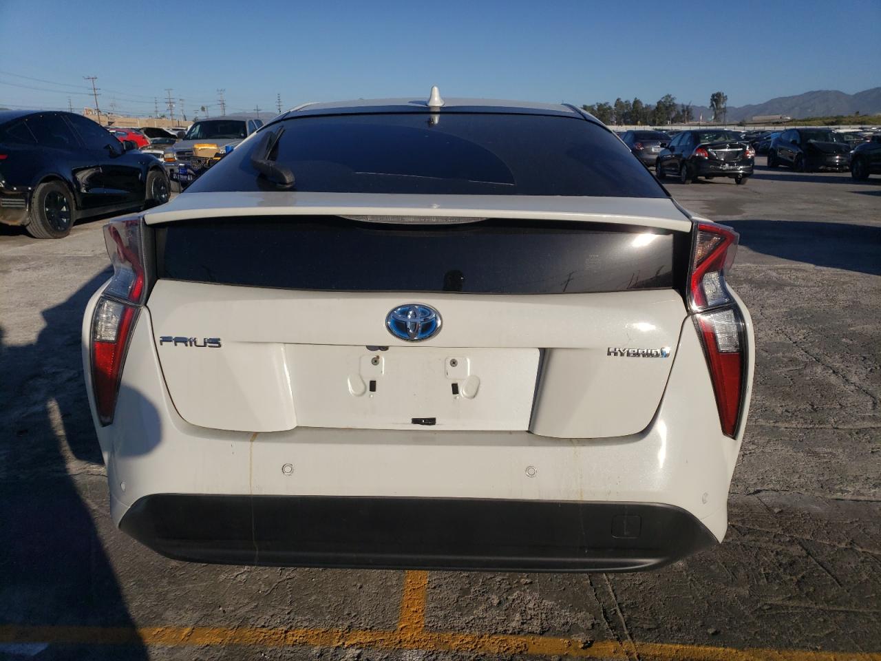 Photo 5 VIN: JTDKARFU0H3032302 - TOYOTA PRIUS 