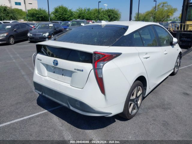 Photo 3 VIN: JTDKARFU0H3038052 - TOYOTA PRIUS 