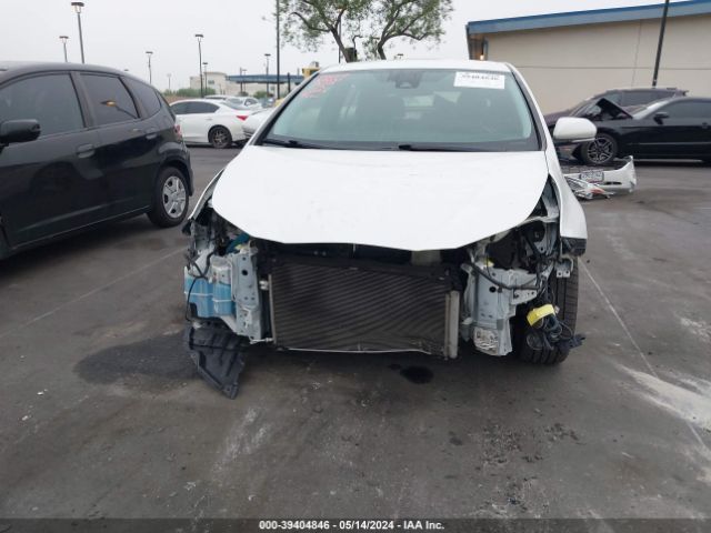 Photo 5 VIN: JTDKARFU0H3038052 - TOYOTA PRIUS 