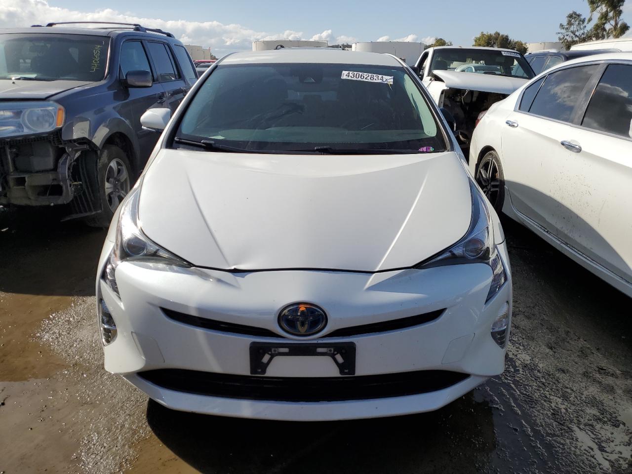 Photo 4 VIN: JTDKARFU0H3536655 - TOYOTA PRIUS 