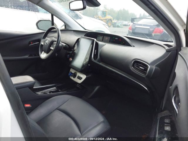 Photo 4 VIN: JTDKARFU0J3056881 - TOYOTA PRIUS 