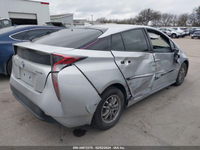 Photo 3 VIN: JTDKARFU0J3065872 - TOYOTA PRIUS 