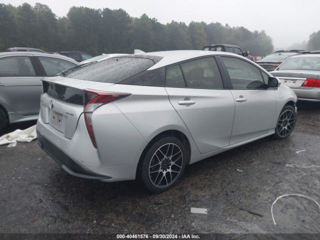 Photo 3 VIN: JTDKARFU0J3546382 - TOYOTA PRIUS 