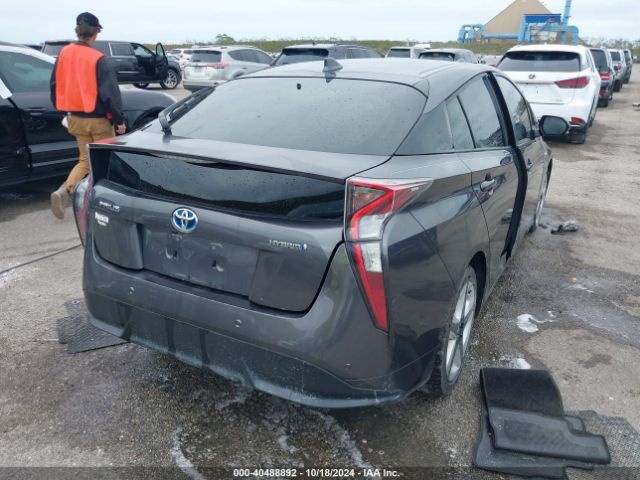 Photo 3 VIN: JTDKARFU0J3548388 - TOYOTA PRIUS 