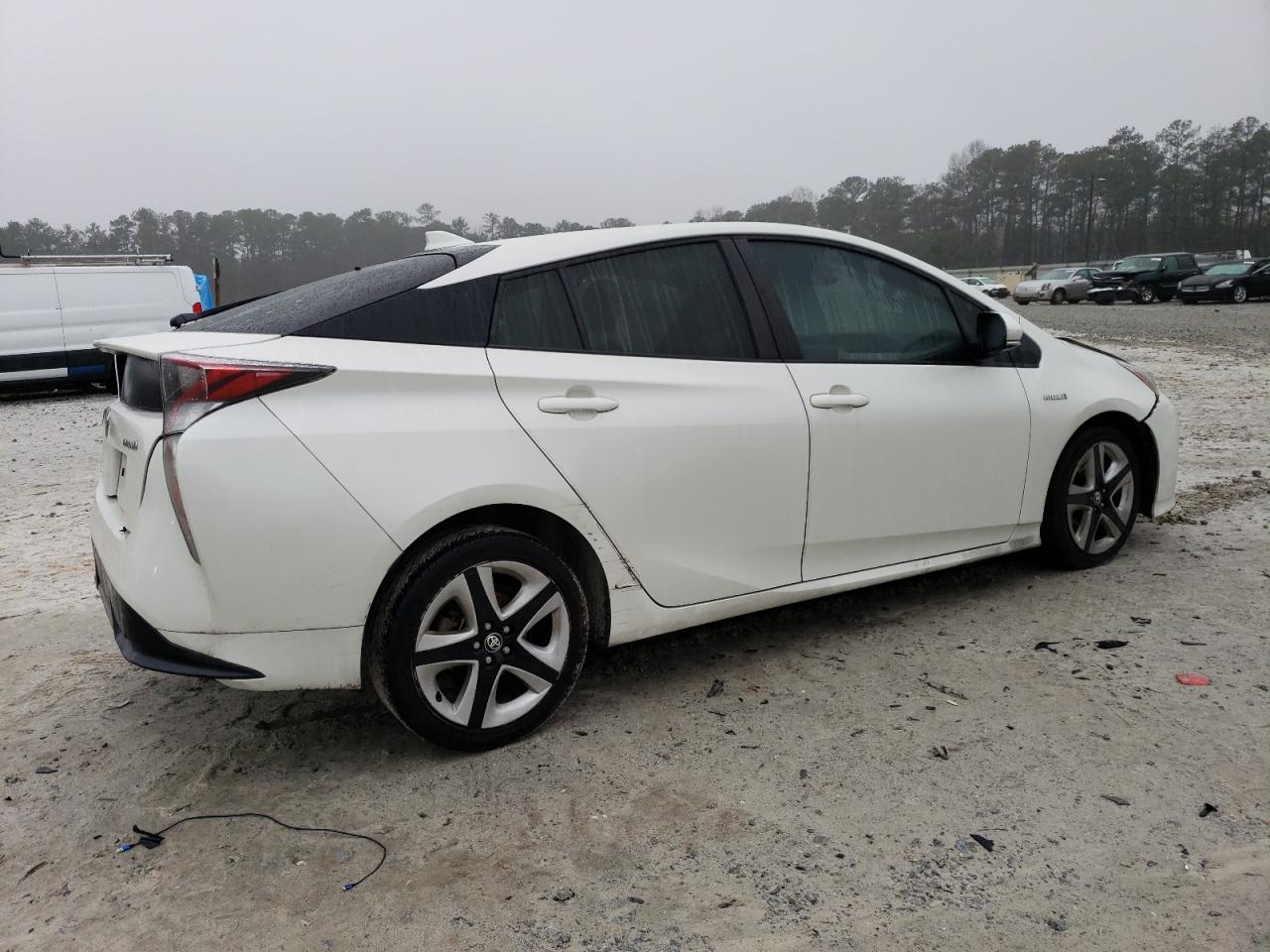 Photo 2 VIN: JTDKARFU1G3501010 - TOYOTA PRIUS 