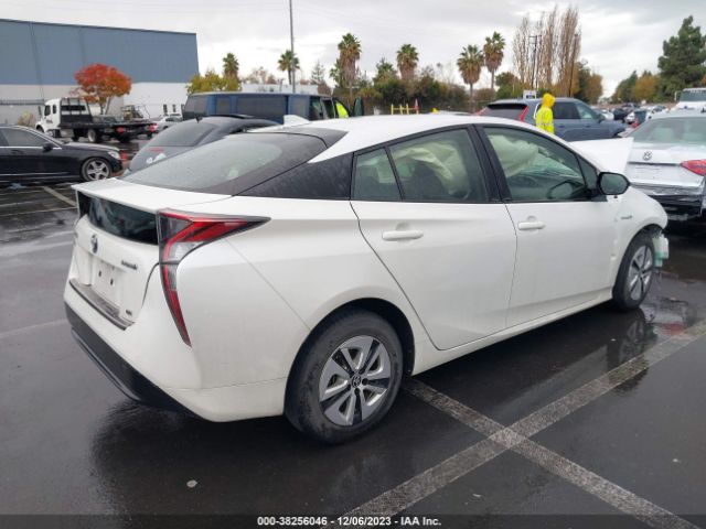 Photo 3 VIN: JTDKARFU1J3057425 - TOYOTA PRIUS 