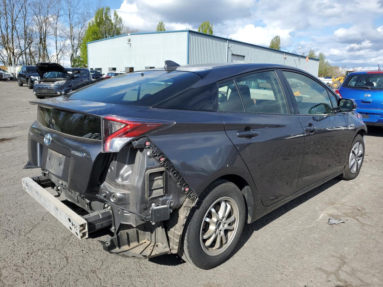 Photo 2 VIN: JTDKARFU1J3549808 - TOYOTA PRIUS 