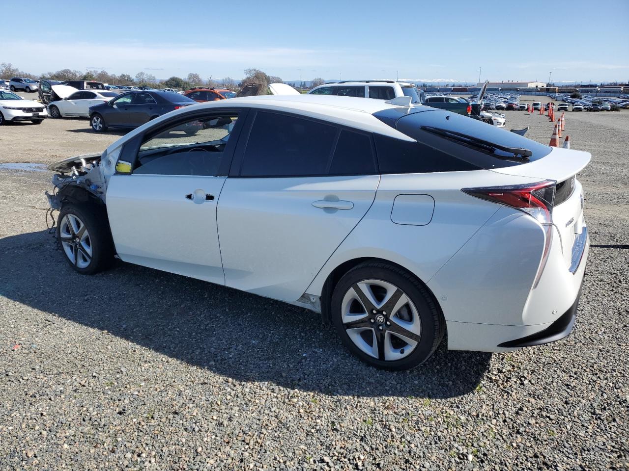 Photo 1 VIN: JTDKARFU1J3551655 - TOYOTA PRIUS 