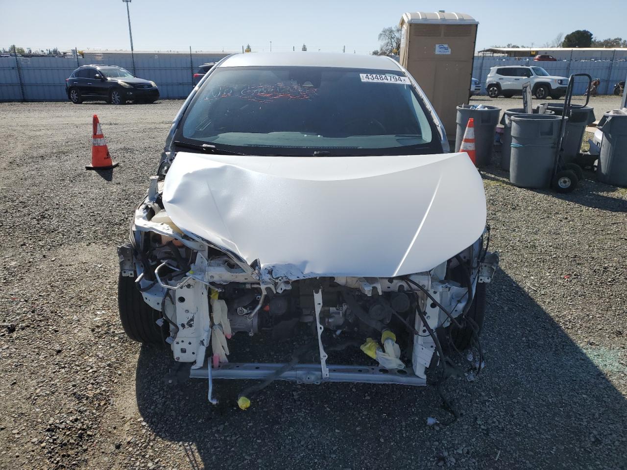 Photo 4 VIN: JTDKARFU1J3551655 - TOYOTA PRIUS 