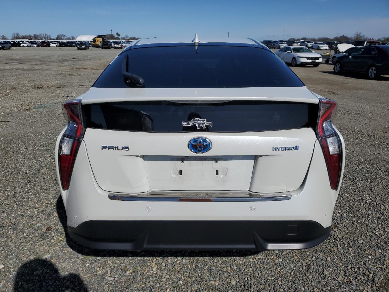 Photo 5 VIN: JTDKARFU1J3551655 - TOYOTA PRIUS 