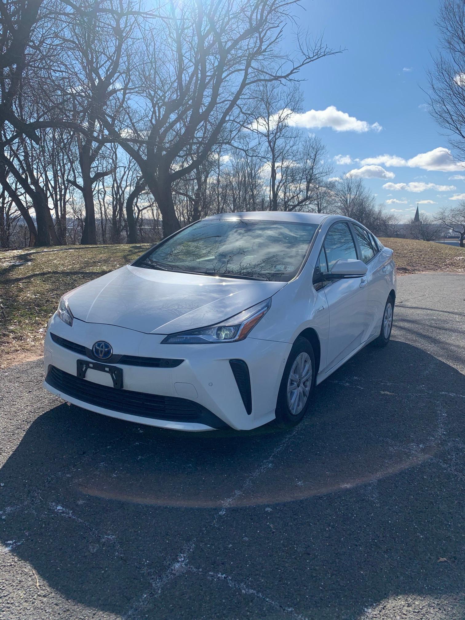 Photo 1 VIN: JTDKARFU1K3096338 - TOYOTA PRIUS 