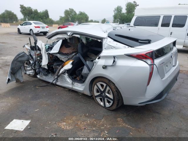 Photo 2 VIN: JTDKARFU2J3552703 - TOYOTA PRIUS 