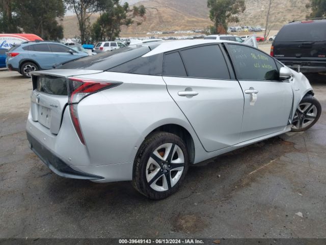 Photo 3 VIN: JTDKARFU2J3552703 - TOYOTA PRIUS 