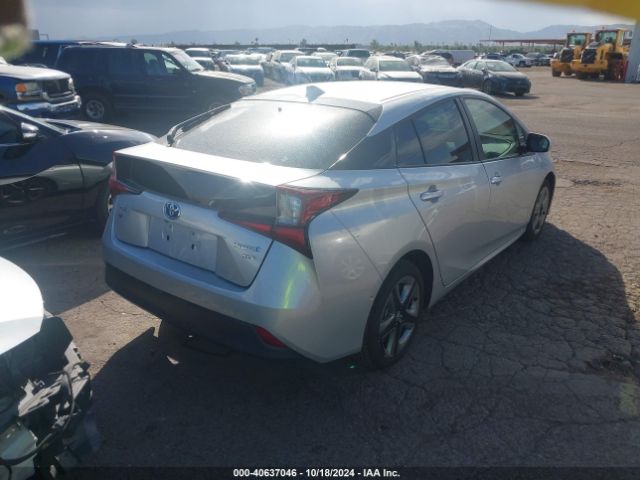 Photo 3 VIN: JTDKARFU2K3098860 - TOYOTA PRIUS 