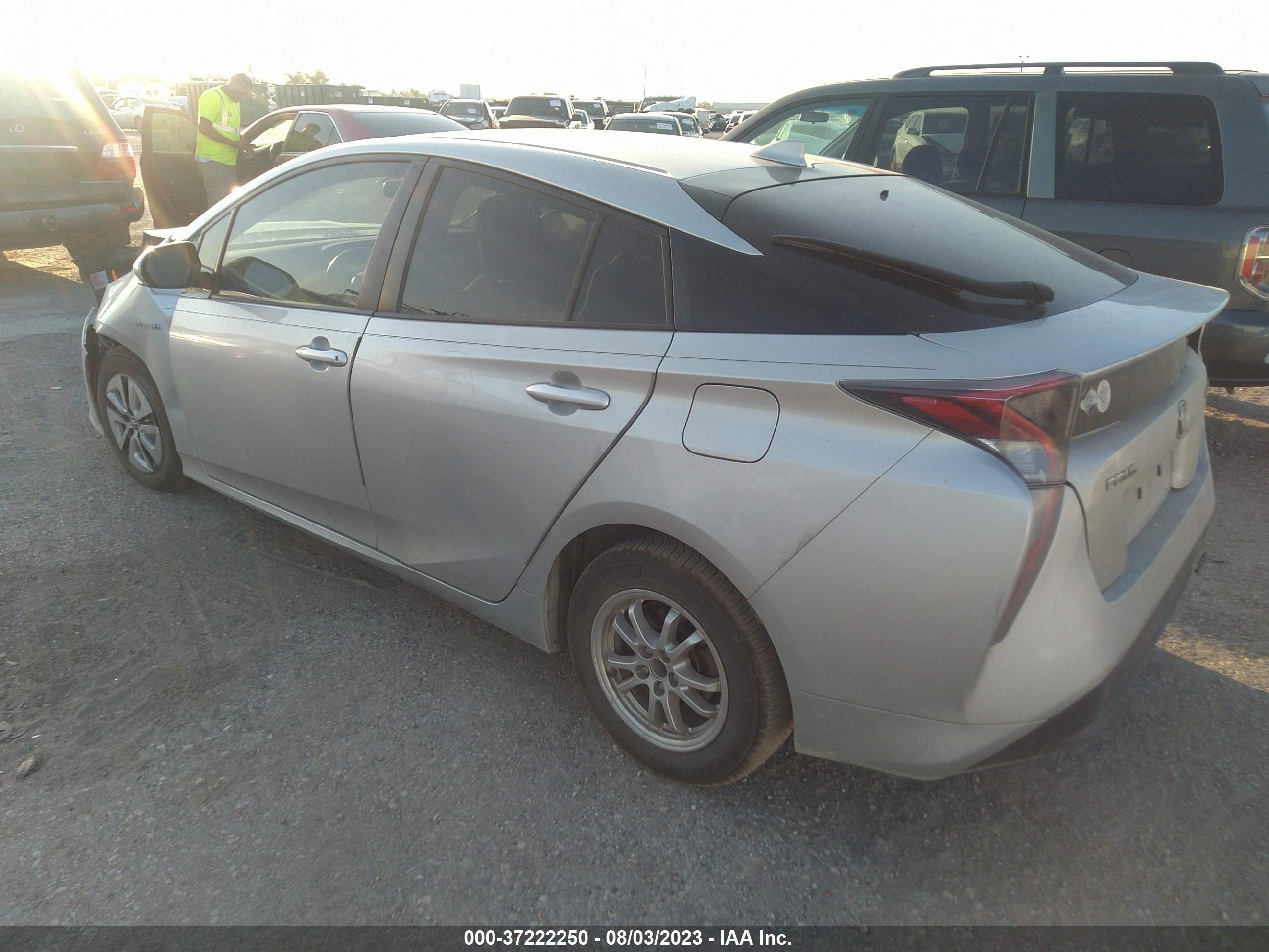 Photo 2 VIN: JTDKARFU3G3521078 - TOYOTA PRIUS 