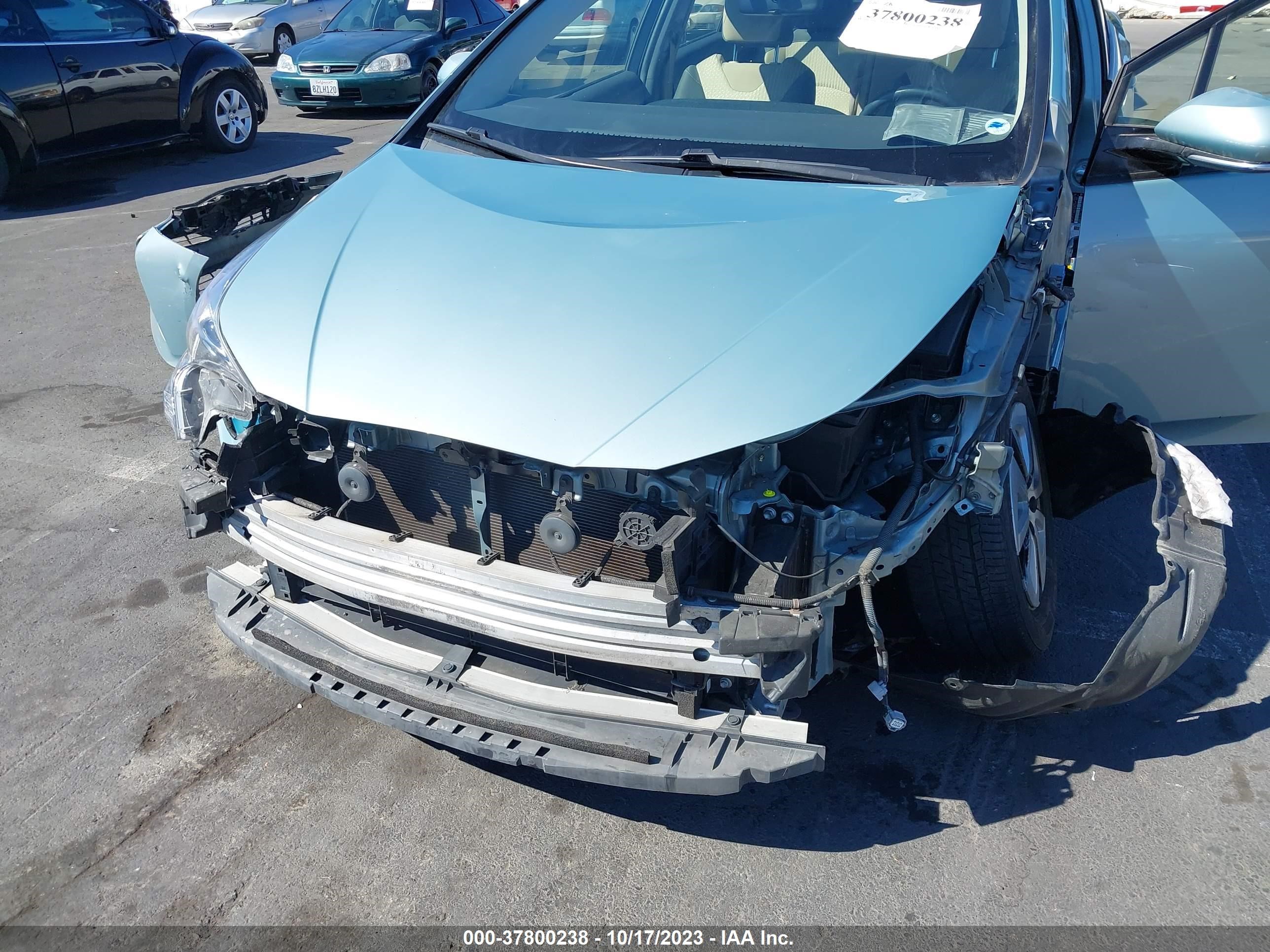 Photo 5 VIN: JTDKARFU3G3523915 - TOYOTA PRIUS 