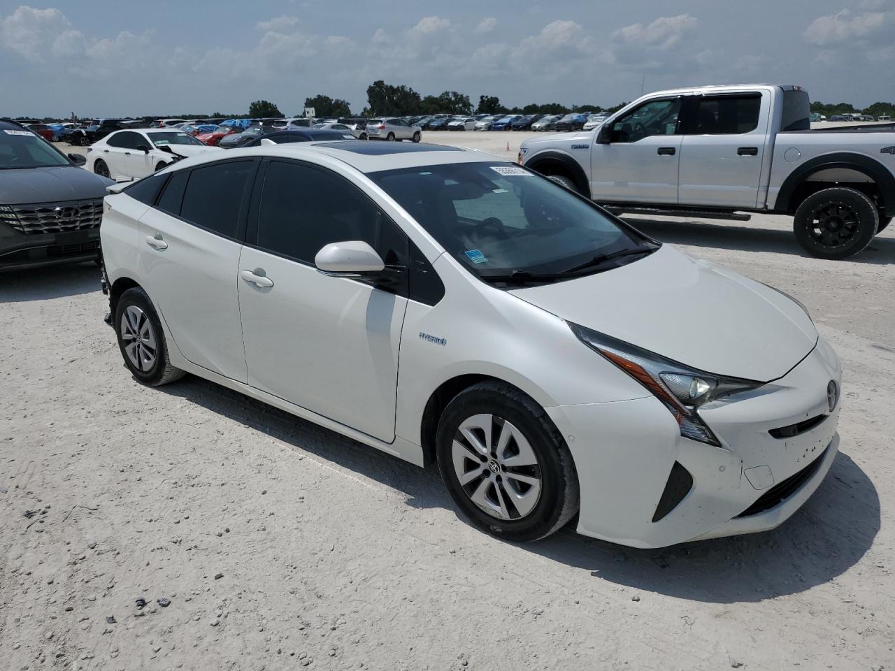 Photo 3 VIN: JTDKARFU3H3045271 - TOYOTA PRIUS 