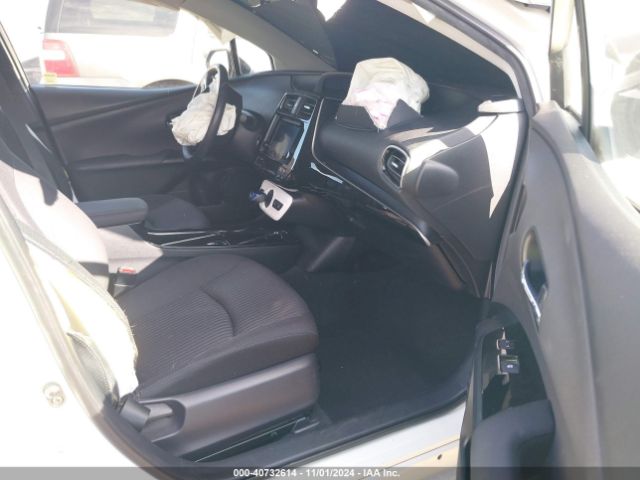 Photo 4 VIN: JTDKARFU3H3049336 - TOYOTA PRIUS 