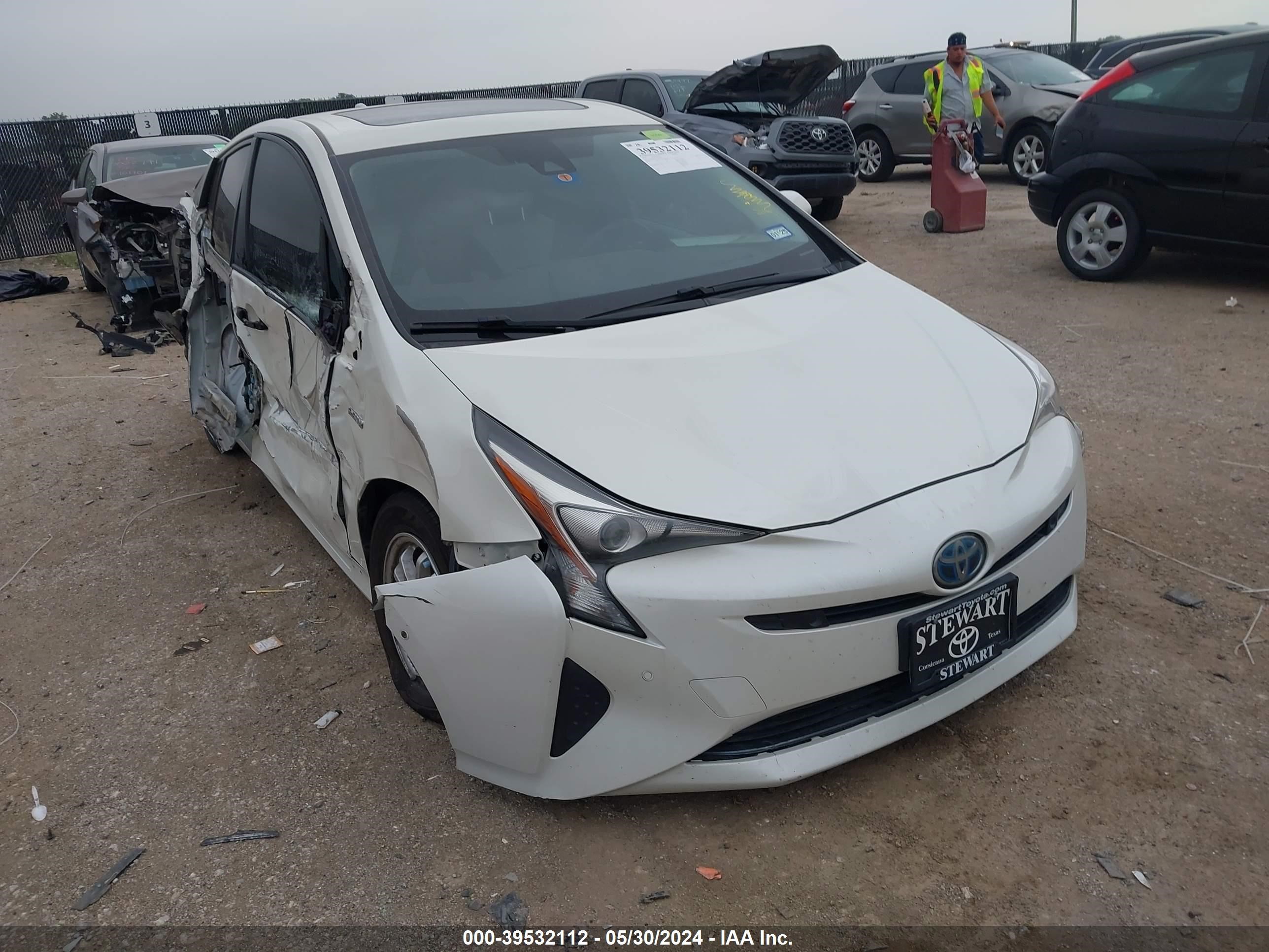 Photo 0 VIN: JTDKARFU3J3545971 - TOYOTA PRIUS 