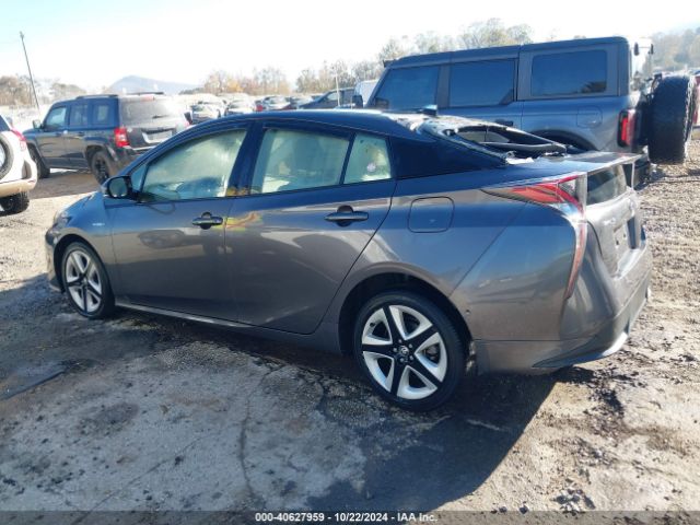 Photo 2 VIN: JTDKARFU3J3552421 - TOYOTA PRIUS 