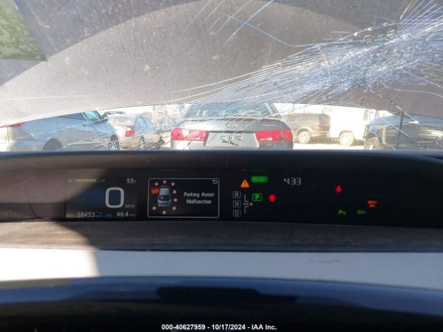 Photo 6 VIN: JTDKARFU3J3552421 - TOYOTA PRIUS 