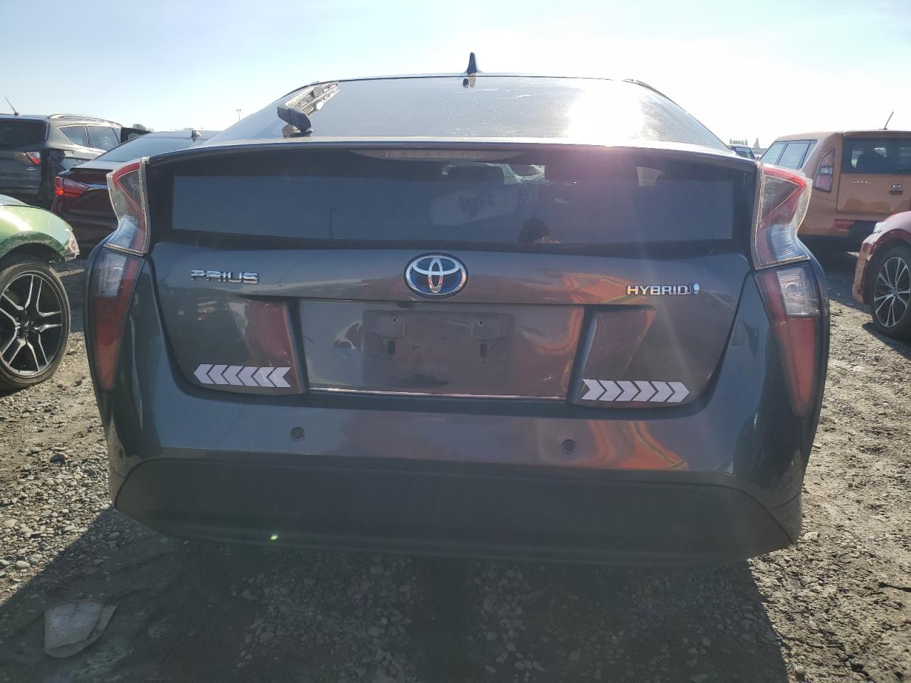 Photo 5 VIN: JTDKARFU3J3553312 - TOYOTA PRIUS 