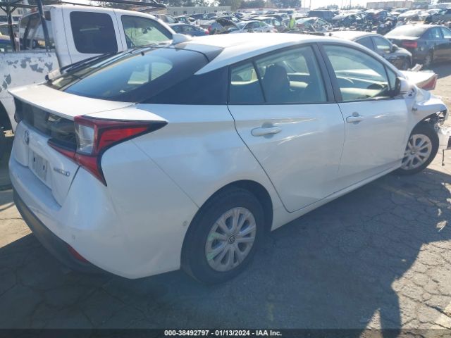 Photo 3 VIN: JTDKARFU3K3083266 - TOYOTA PRIUS 