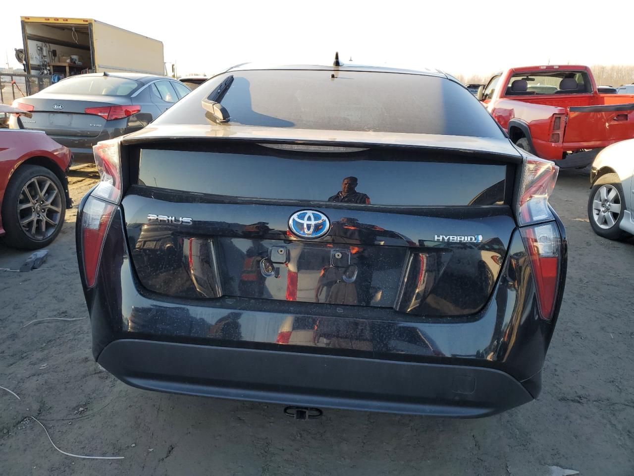 Photo 5 VIN: JTDKARFU4G3025268 - TOYOTA PRIUS 