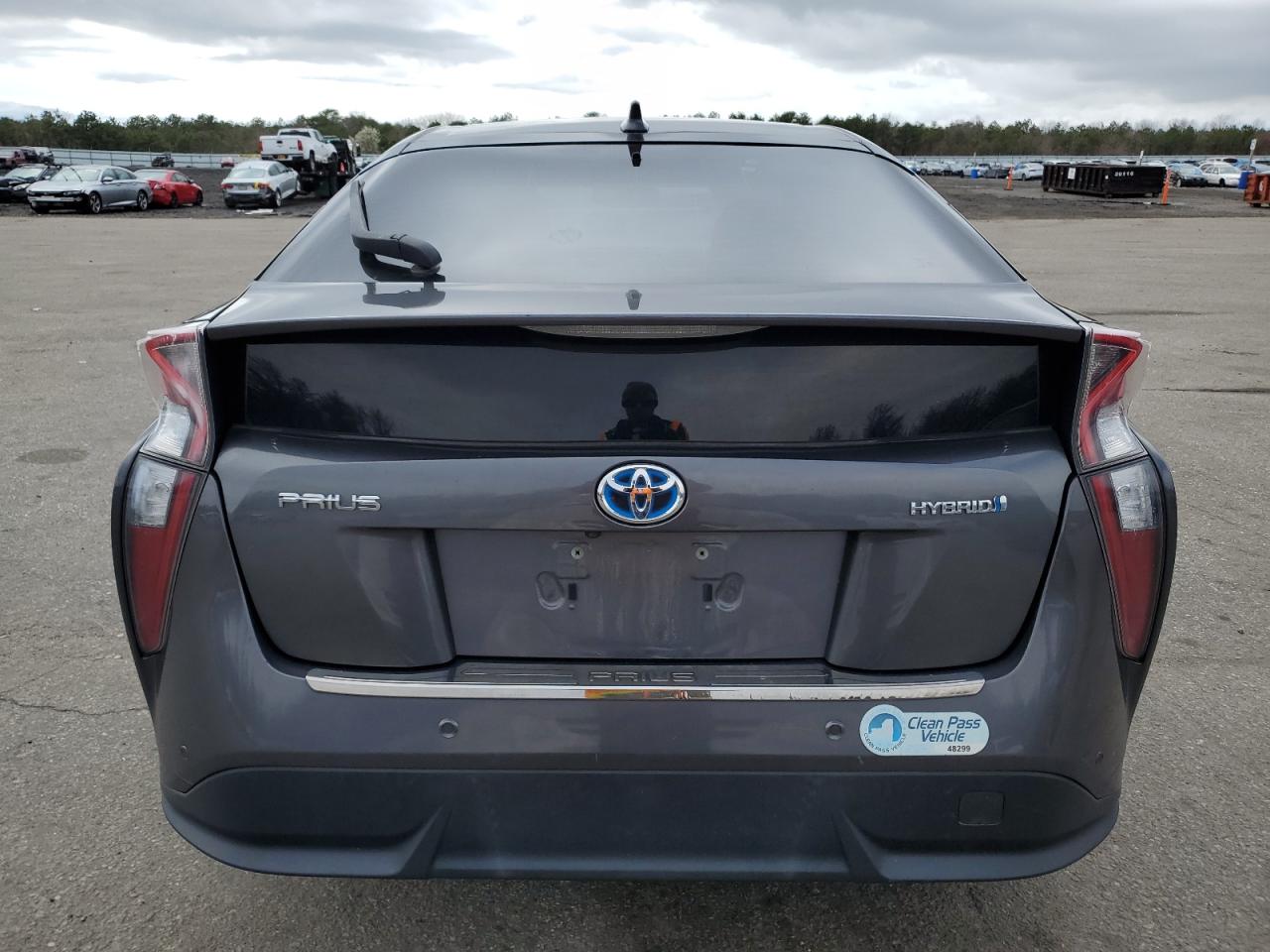 Photo 5 VIN: JTDKARFU4G3518643 - TOYOTA PRIUS 