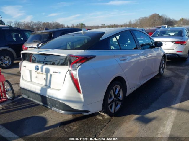 Photo 3 VIN: JTDKARFU4H3035736 - TOYOTA PRIUS 