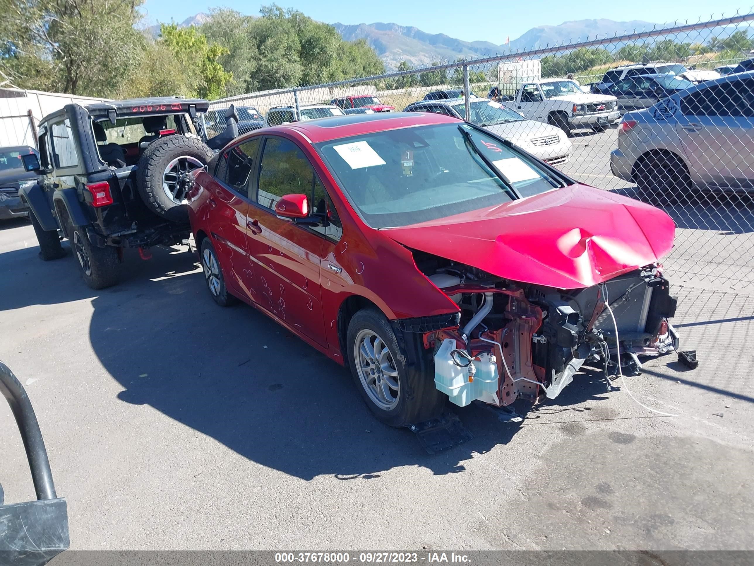 Photo 0 VIN: JTDKARFU4J3055488 - TOYOTA PRIUS 