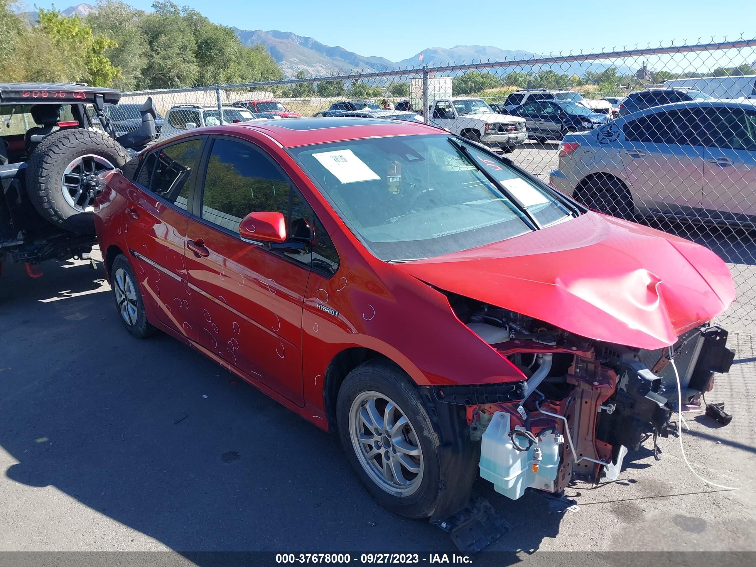 Photo 12 VIN: JTDKARFU4J3055488 - TOYOTA PRIUS 