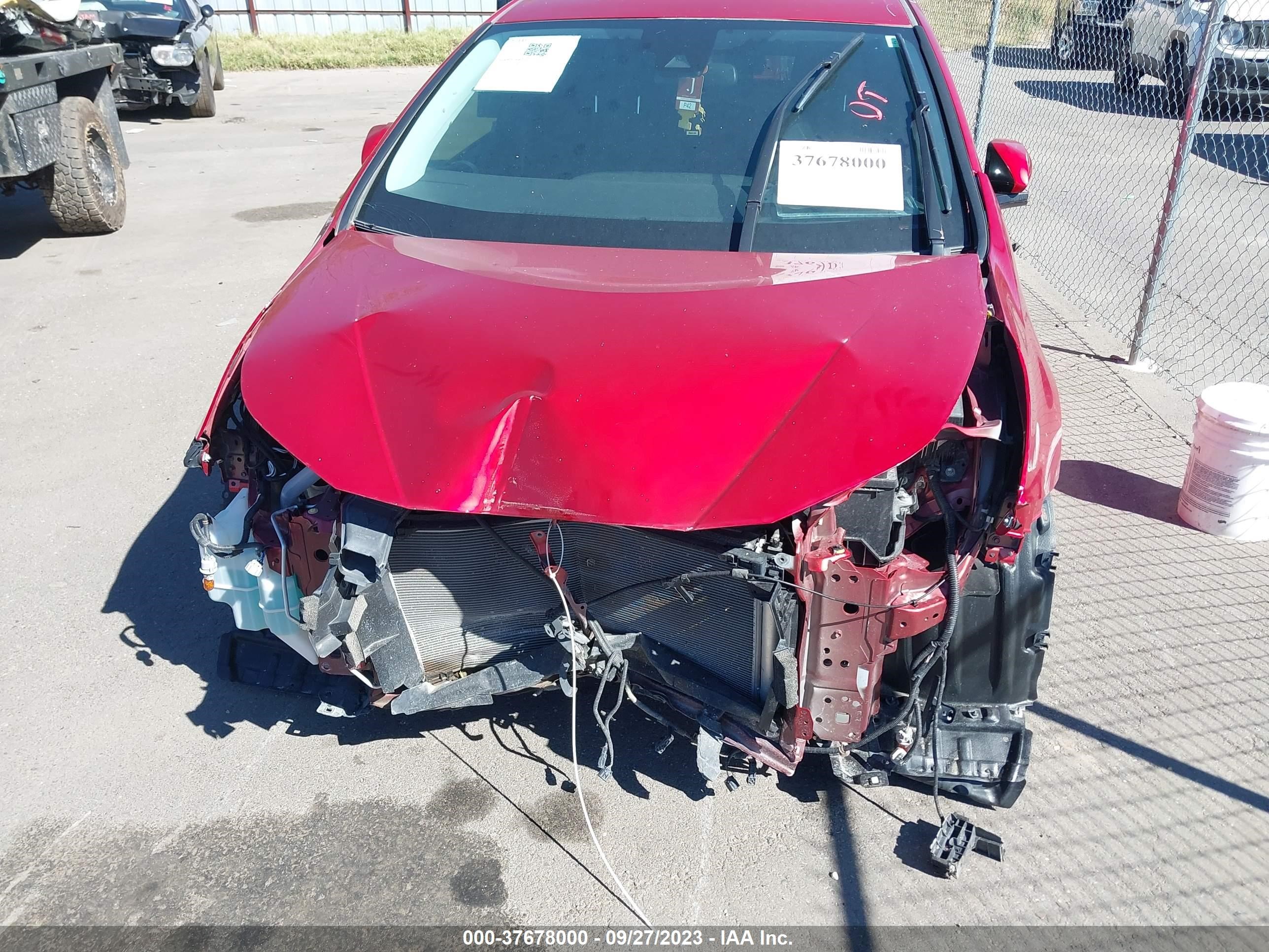 Photo 5 VIN: JTDKARFU4J3055488 - TOYOTA PRIUS 