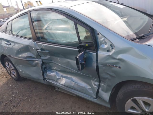 Photo 5 VIN: JTDKARFU4J3058553 - TOYOTA PRIUS 