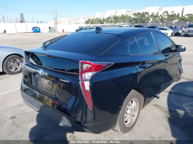 Photo 3 VIN: JTDKARFU4J3068533 - TOYOTA PRIUS 