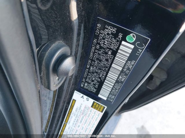 Photo 8 VIN: JTDKARFU4J3068533 - TOYOTA PRIUS 