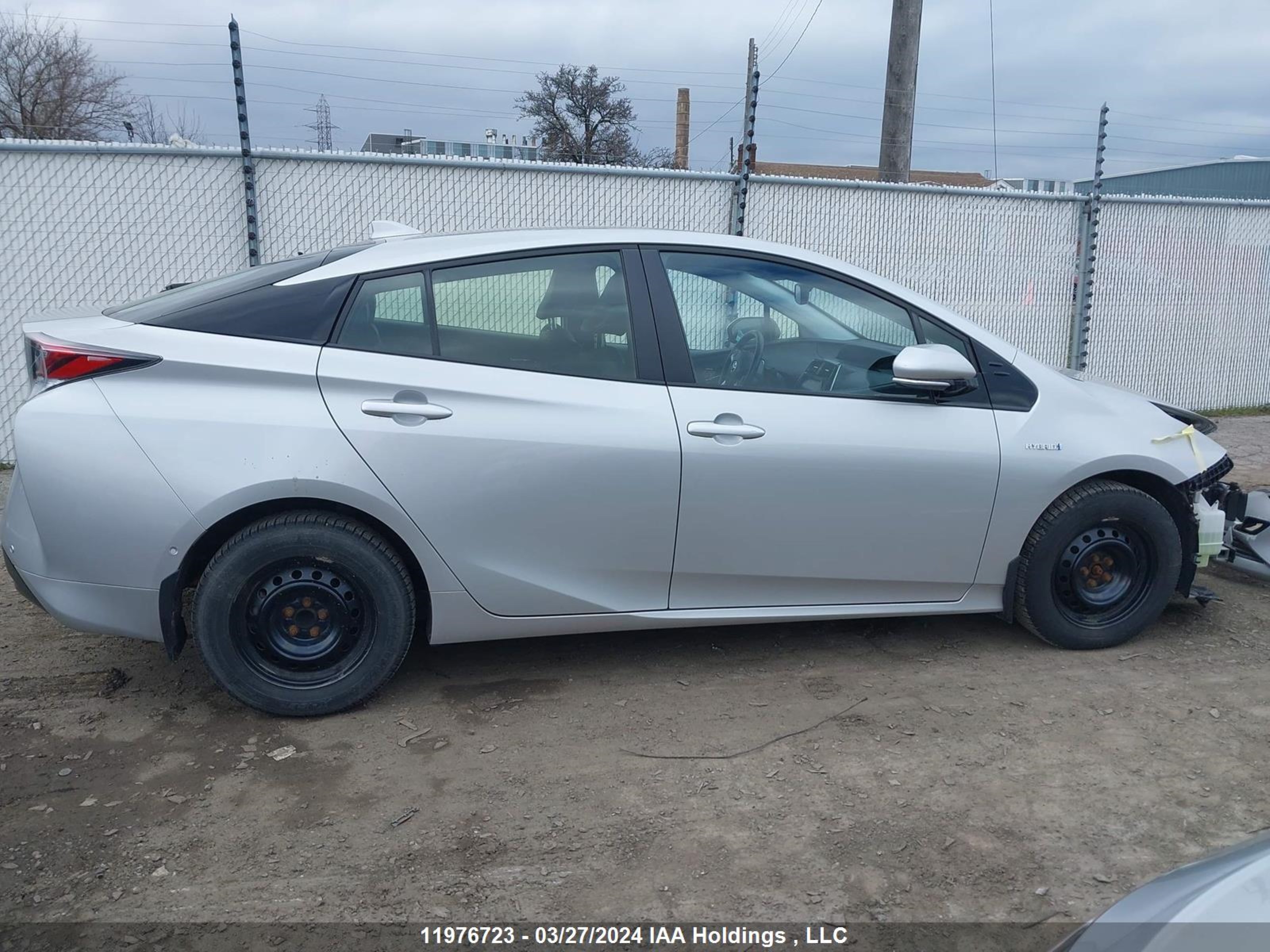 Photo 13 VIN: JTDKARFU4J3546370 - TOYOTA PRIUS 