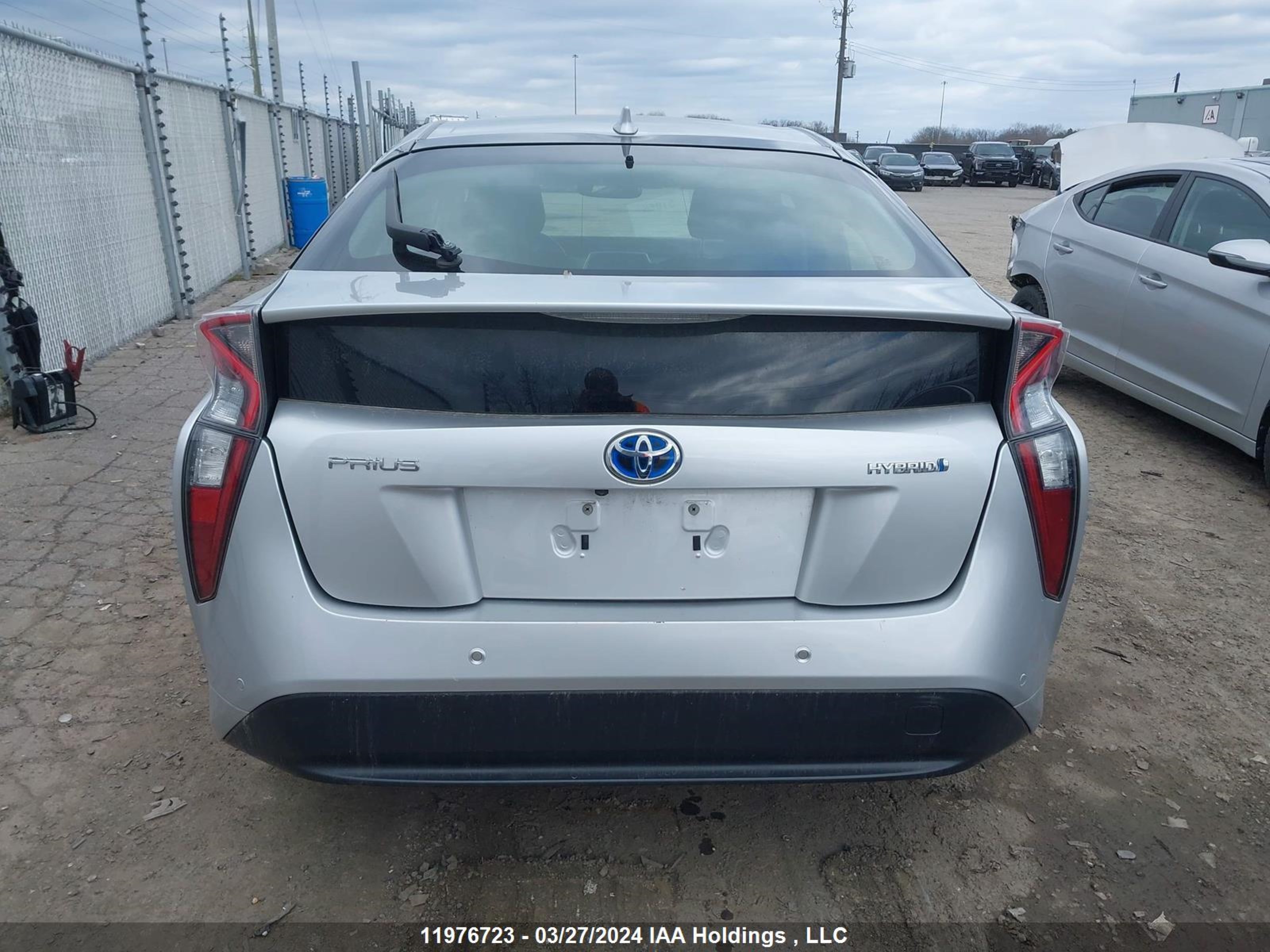 Photo 16 VIN: JTDKARFU4J3546370 - TOYOTA PRIUS 