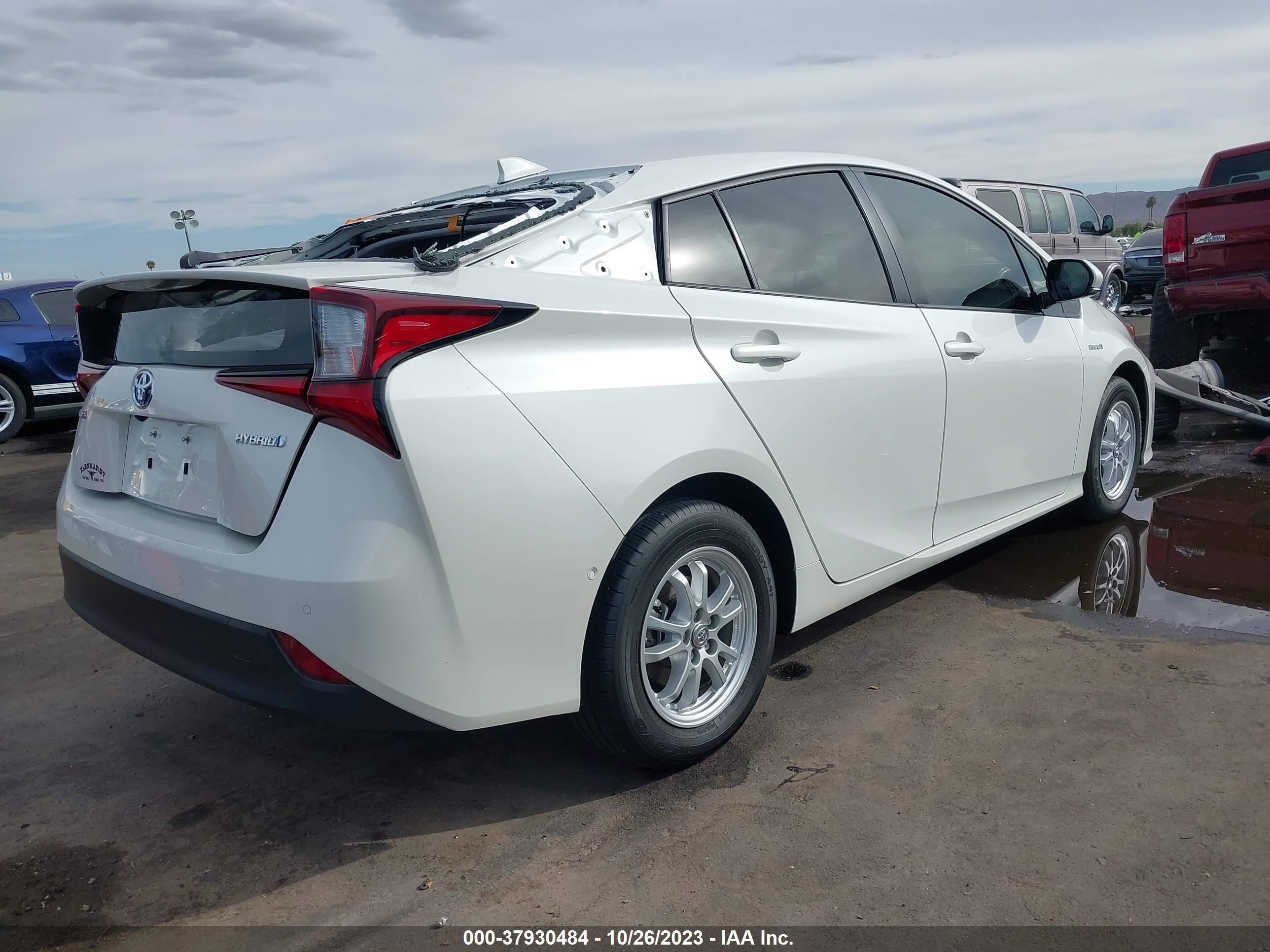 Photo 3 VIN: JTDKARFU4K3080098 - TOYOTA PRIUS 