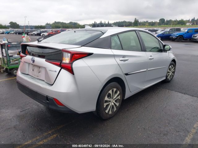 Photo 3 VIN: JTDKARFU4K3084054 - TOYOTA PRIUS 