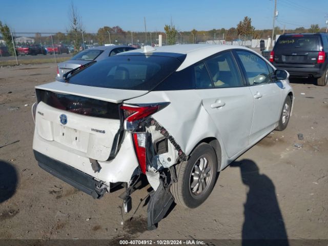 Photo 3 VIN: JTDKARFU5G3002162 - TOYOTA PRIUS 