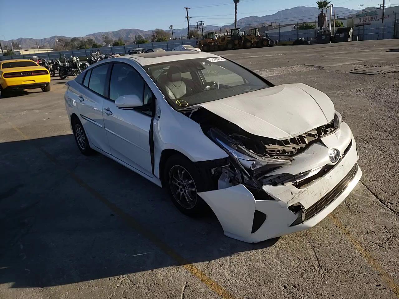 Photo 10 VIN: JTDKARFU5G3020077 - TOYOTA PRIUS 