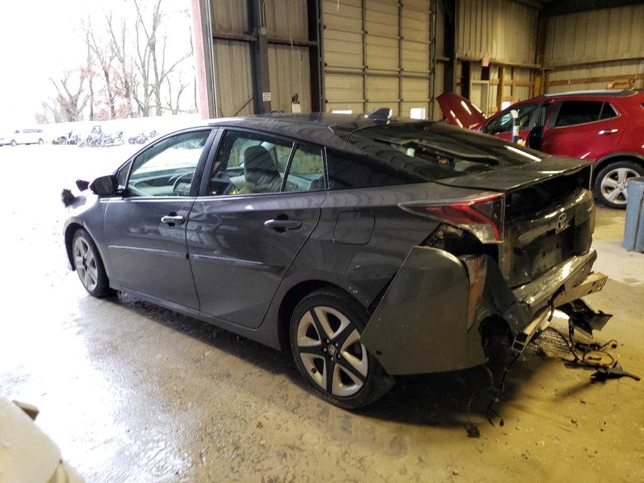 Photo 1 VIN: JTDKARFU5J3548080 - TOYOTA PRIUS 