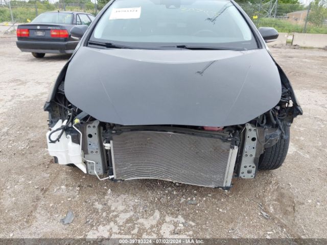 Photo 5 VIN: JTDKARFU5J3552484 - TOYOTA PRIUS 