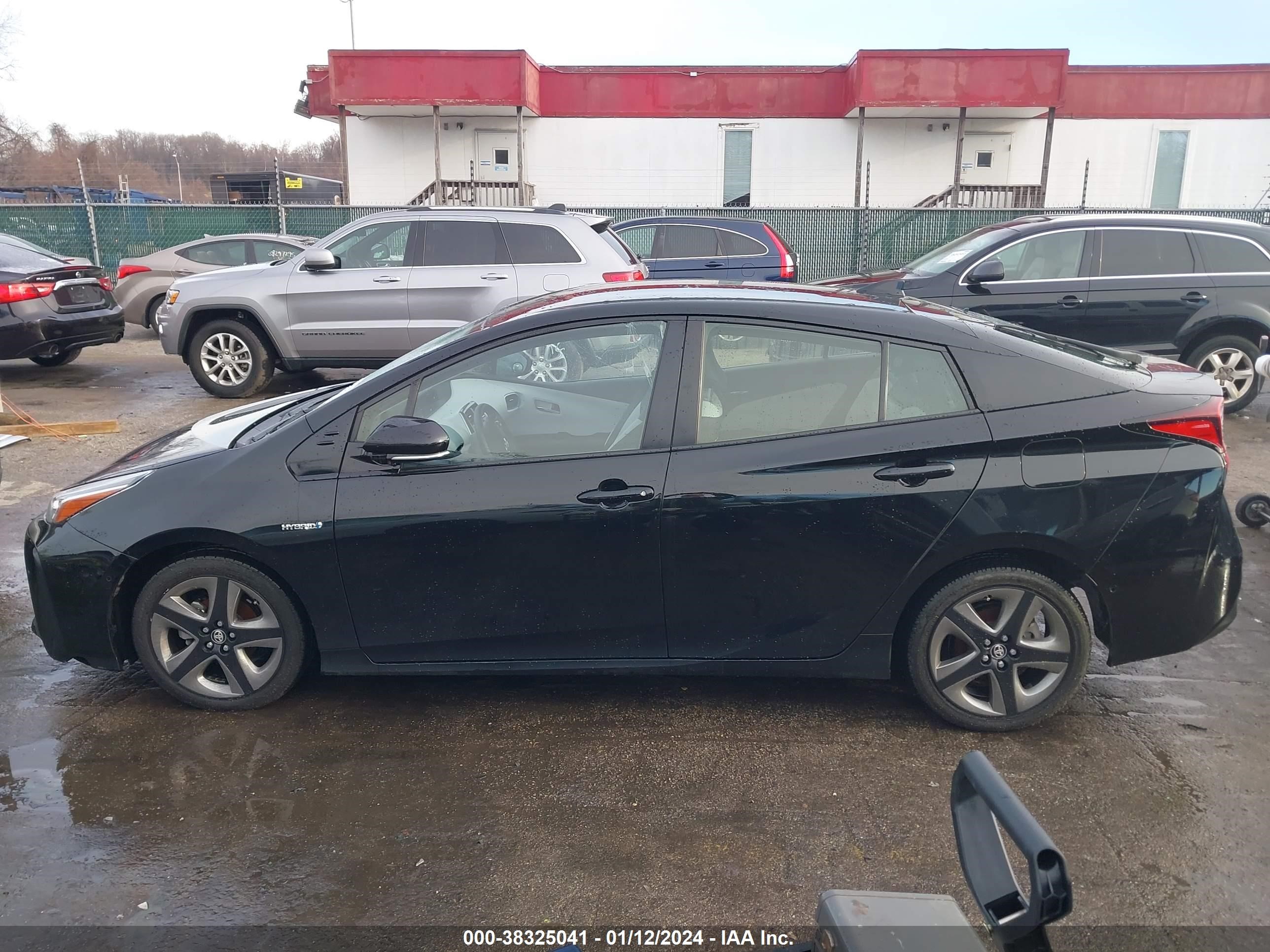 Photo 12 VIN: JTDKARFU5K3083446 - TOYOTA PRIUS 